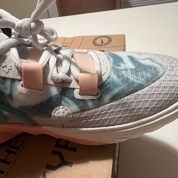 NIB Nike Kyrie 8 GO GS Chinese New Year Photon Dust DQ8076-002 Youth 4.5 Kids - Picture 7 of 14